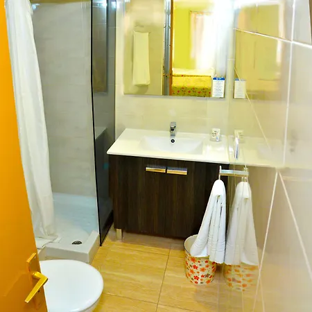 招待所 朱丽叶旅馆 滨海略雷特